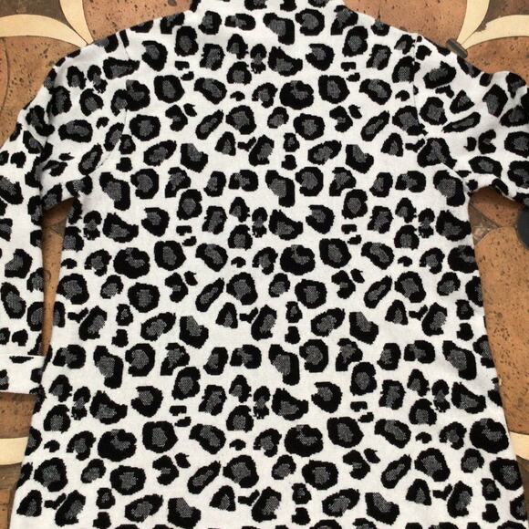 Tahari Mock Neck Leopard Print Sweater Sz M - Picture 2 of 5
